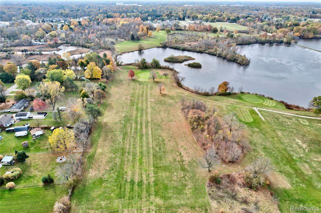 3413 Blue Lake Drive, Genesee Charter Township, MI 48506