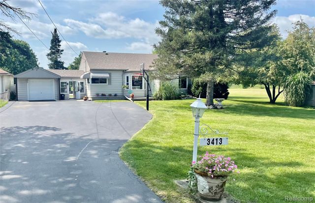 3413 Blue Lake Drive, Genesee Charter Township, MI 48506