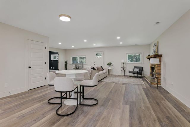 6084 Mink Street SW, Pataskala, OH 43062