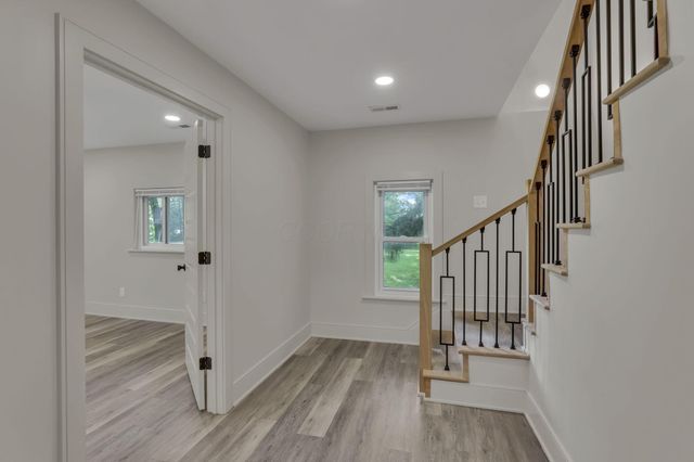 6084 Mink Street SW, Pataskala, OH 43062