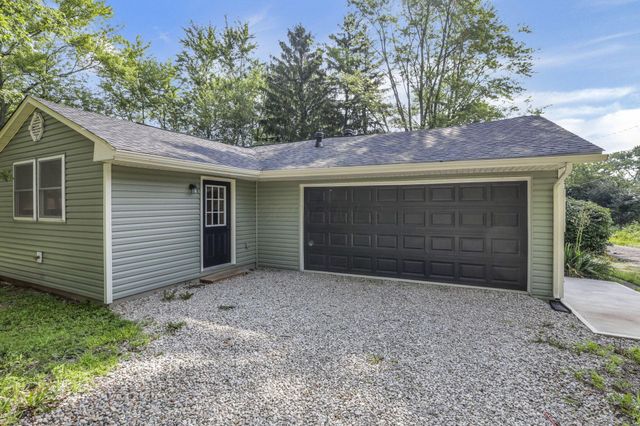 6084 Mink Street SW, Pataskala, OH 43062