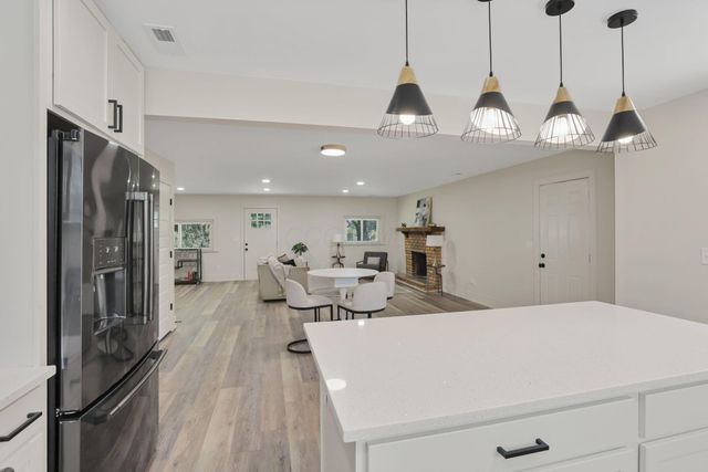 6084 Mink Street SW, Pataskala, OH 43062