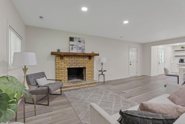 6084 Mink Street SW, Pataskala, OH 43062