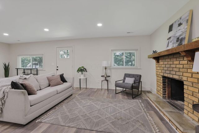 6084 Mink Street SW, Pataskala, OH 43062