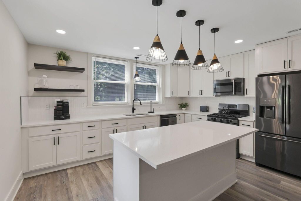 6084 Mink Street SW, Pataskala, OH 43062