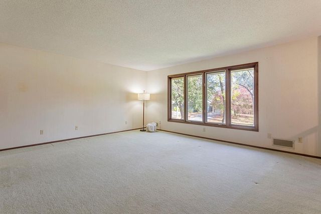 4649 Hillsboro Avenue N, New Hope, MN 55428