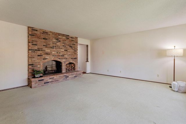 4649 Hillsboro Avenue N, New Hope, MN 55428
