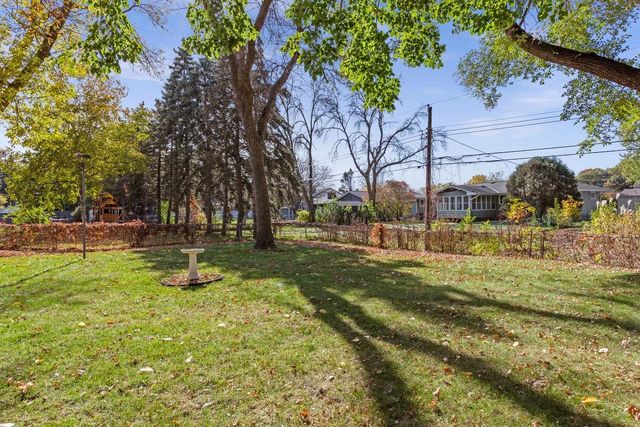 4649 Hillsboro Avenue N, New Hope, MN 55428