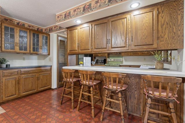 4649 Hillsboro Avenue N, New Hope, MN 55428