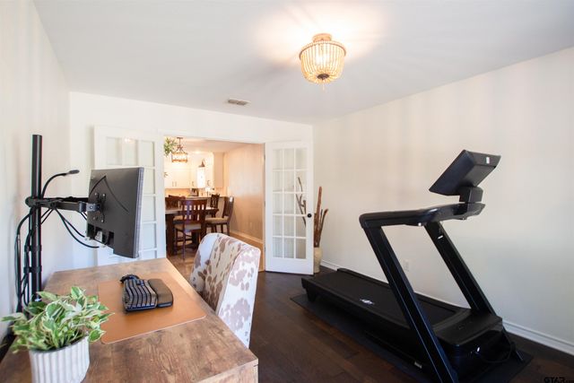 2618 Prestwick Rd, Jacksonville, TX 75766