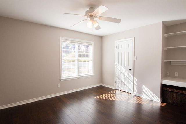 2618 Prestwick Rd, Jacksonville, TX 75766