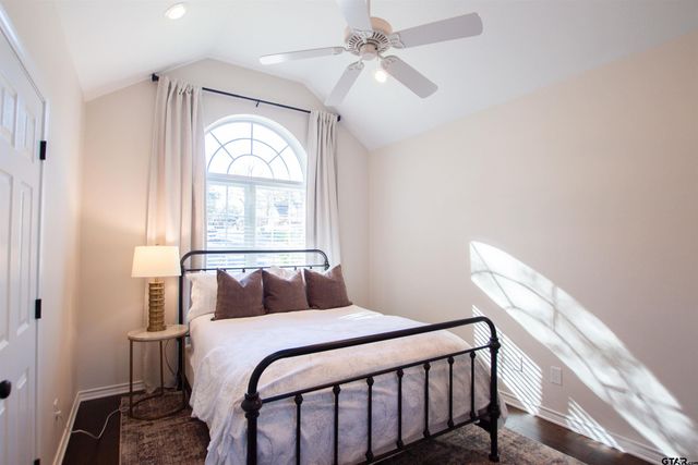 2618 Prestwick Rd, Jacksonville, TX 75766