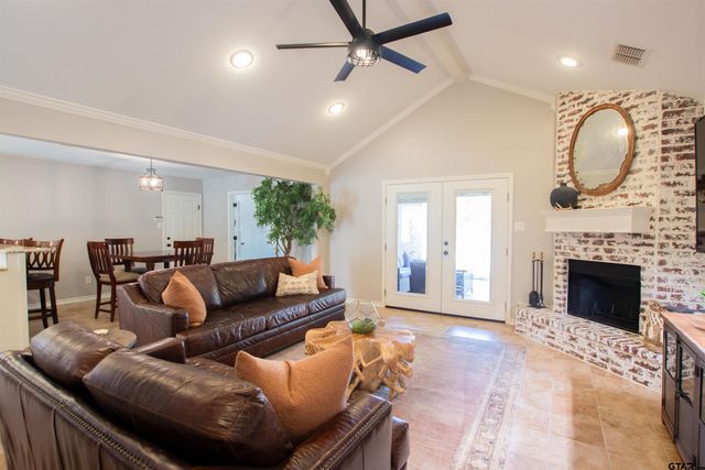 2618 Prestwick Rd, Jacksonville, TX 75766