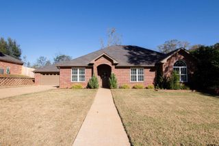 2618 Prestwick Rd, Jacksonville, TX 75766