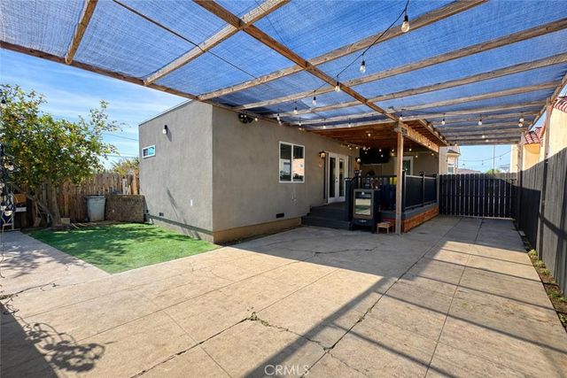 404 S WOODS Avenue, East Los Angeles, CA 90022