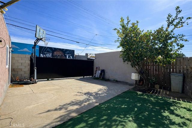 404 S WOODS Avenue, East Los Angeles, CA 90022