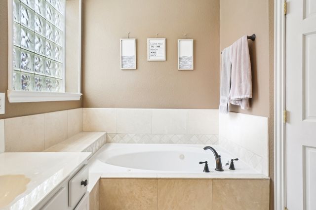 2728 Vista Bluff Boulevard, Lewisville, TX 75067