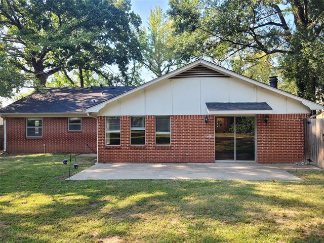 2840 HUBBARD, Paris, TX 75460