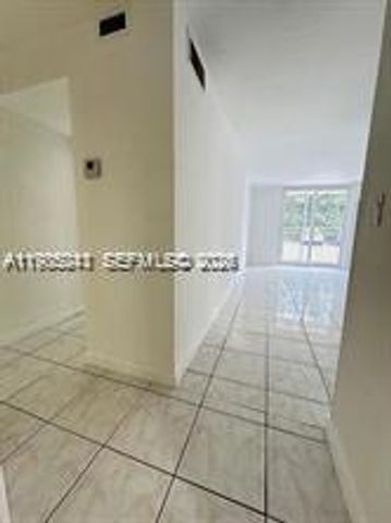 16950 W Dixie Hwy A128 Hwy A128 A128, North Miami Beach, FL 33160