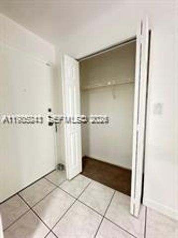 16950 W Dixie Hwy A128 Hwy A128 A128, North Miami Beach, FL 33160