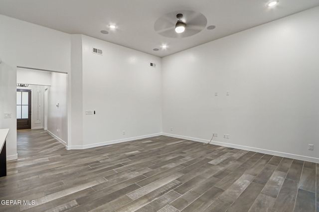 913 Summer Night Avenue, El Paso, TX 79928