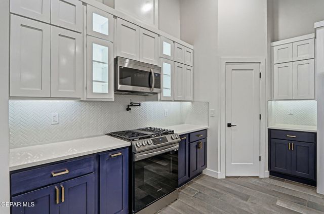 913 Summer Night Avenue, El Paso, TX 79928