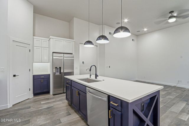 913 Summer Night Avenue, El Paso, TX 79928