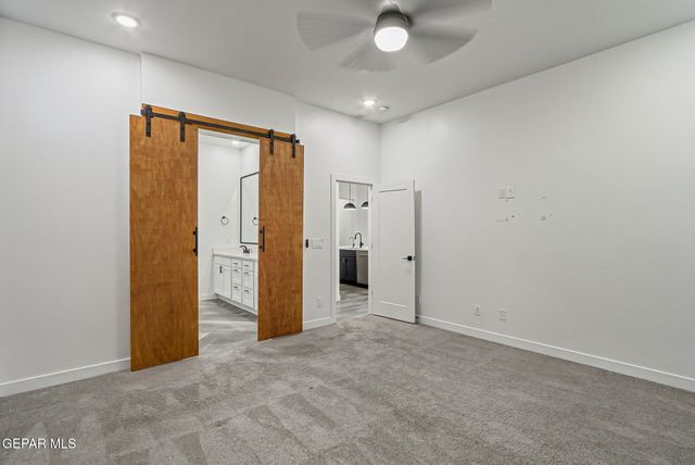 913 Summer Night Avenue, El Paso, TX 79928