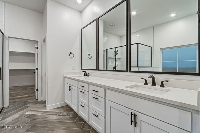 913 Summer Night Avenue, El Paso, TX 79928