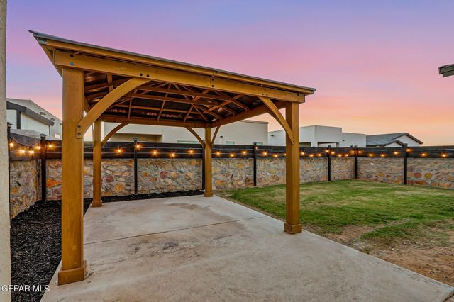 913 Summer Night Avenue, El Paso, TX 79928