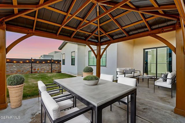 913 Summer Night Avenue, El Paso, TX 79928