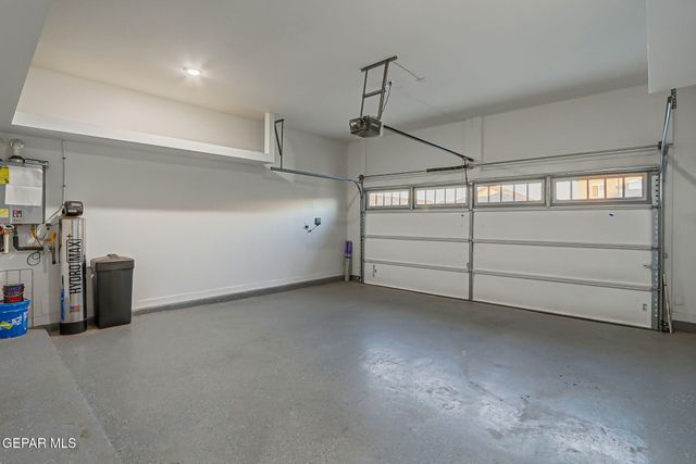 913 Summer Night Avenue, El Paso, TX 79928