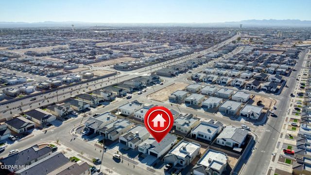 913 Summer Night Avenue, El Paso, TX 79928