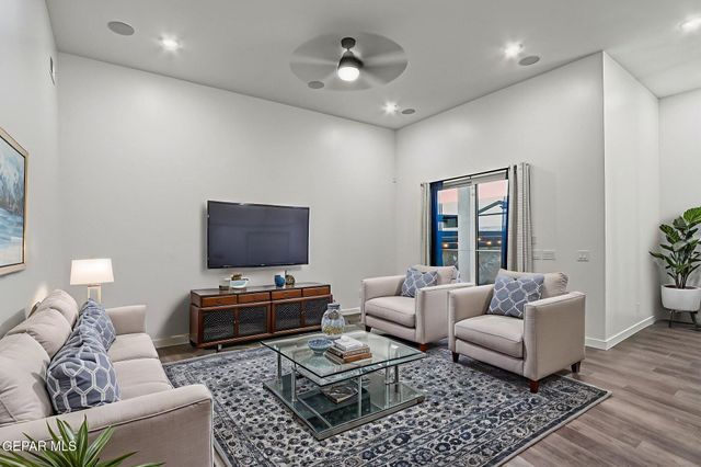 913 Summer Night Avenue, El Paso, TX 79928