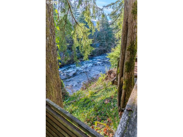 62194 E SALMON St, Brightwood, OR 97011