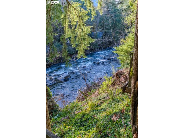 62194 E SALMON St, Brightwood, OR 97011
