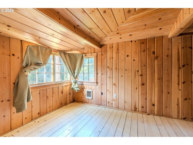 62194 E SALMON St, Brightwood, OR 97011