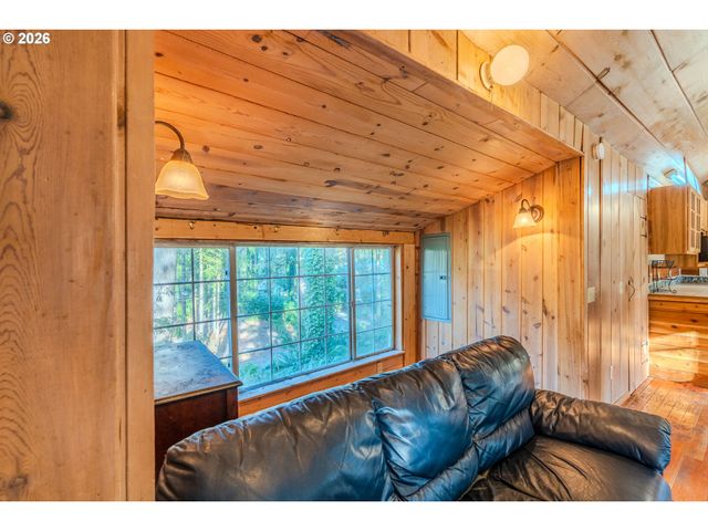 62194 E SALMON St, Brightwood, OR 97011