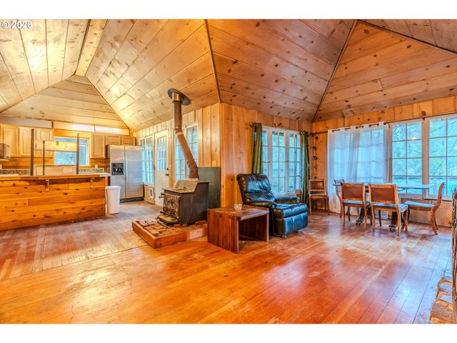 62194 E SALMON St, Brightwood, OR 97011