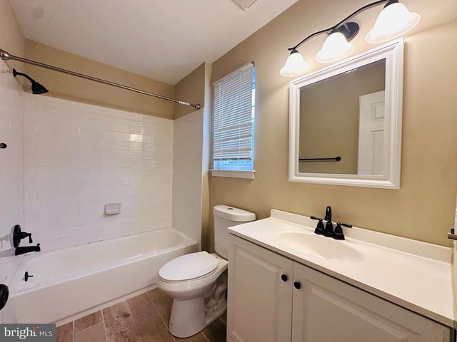 33 N GREEN ACRE DR, Cherry Hill, NJ 08003