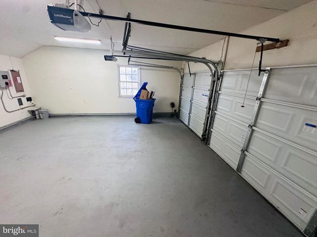 33 N GREEN ACRE DR, Cherry Hill, NJ 08003