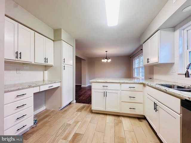 33 N GREEN ACRE DR, Cherry Hill, NJ 08003