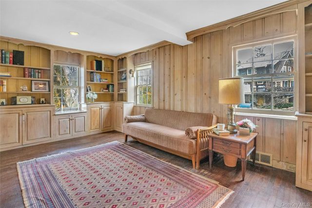 11 Beverly Place, Larchmont, NY 10538