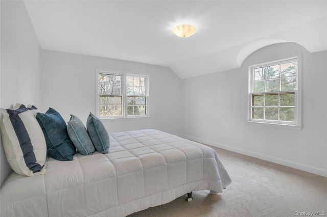 11 Beverly Place, Larchmont, NY 10538