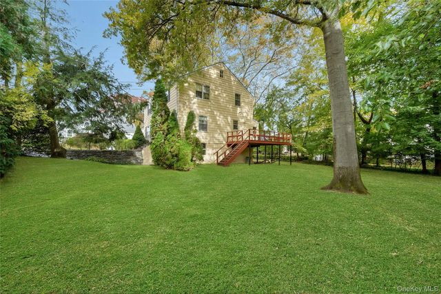 11 Beverly Place, Larchmont, NY 10538