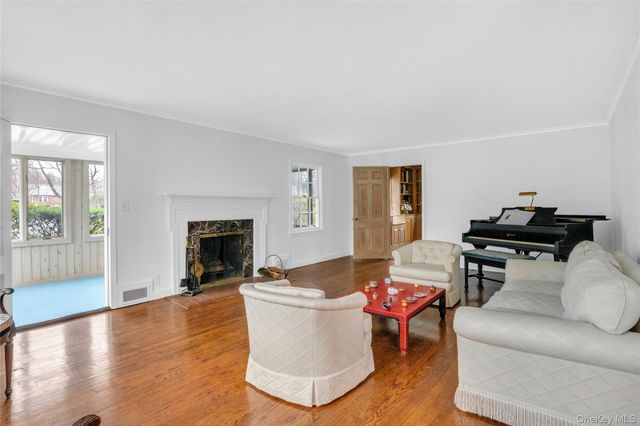 11 Beverly Place, Larchmont, NY 10538