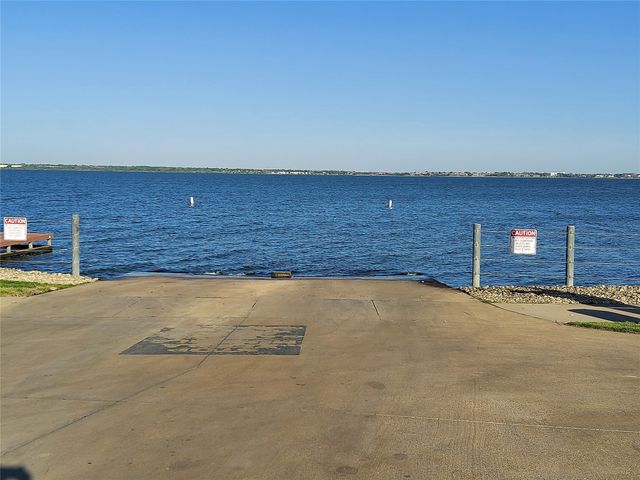 111 Gregory Drive, Heath, TX 75032