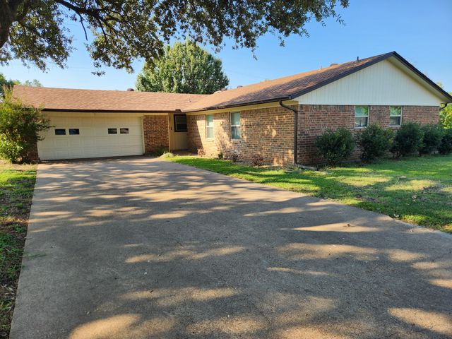 111 Gregory Drive, Heath, TX 75032