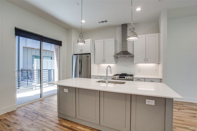 4419 Cabell Drive 203, Dallas, TX 75204