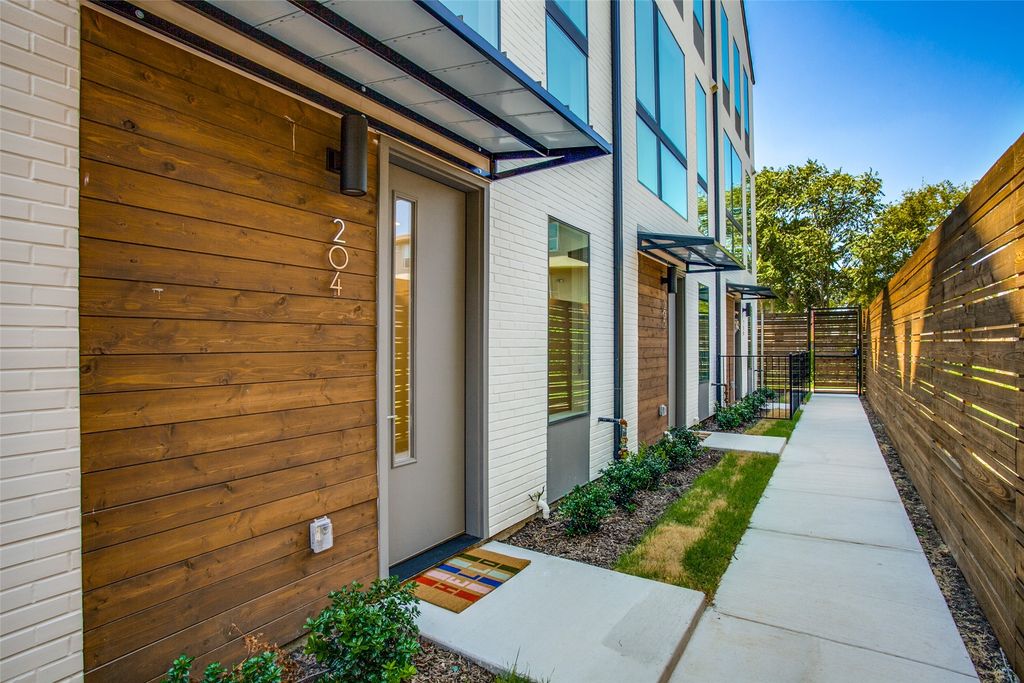 4419 Cabell Drive 203, Dallas, TX 75204